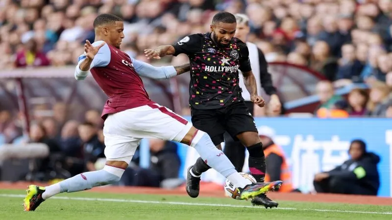 Aston Villa đấu với Brentford 02