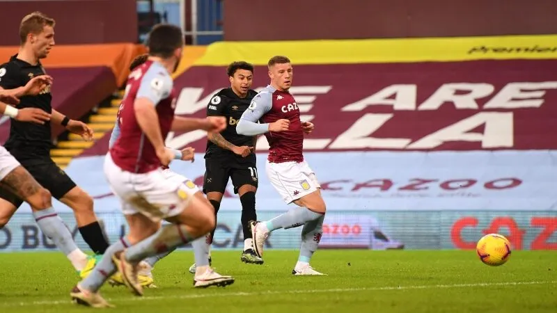 Aston Villa đấu với West Ham 01