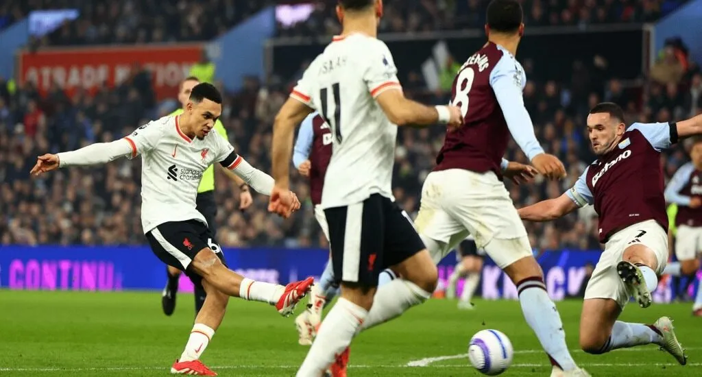 Bí mật đội hình Liverpool gặp Aston Villa