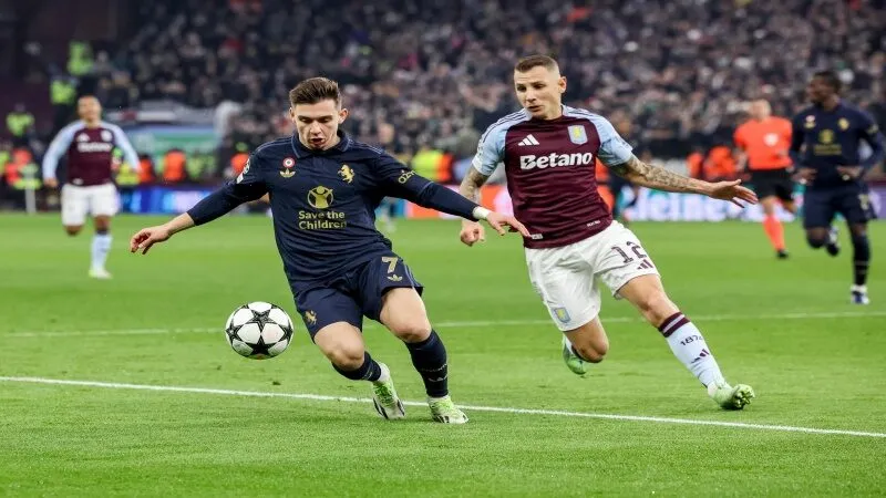 Aston Villa đấu với Juventus 01