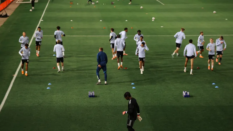 Danh Sách Cầu Thủ Aston Villa 2026: Vị Trí, Số Áo, Quốc Tịch