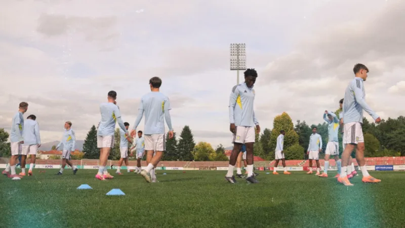 So sánh đối thủ và dự báo xu hướng thi đấu